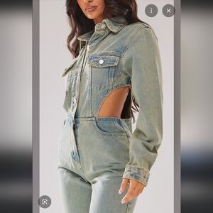 Jeans Jumpsuit Long Sleeve Bootcut Waist Cut Out size 6 Long NWOT Light Wash